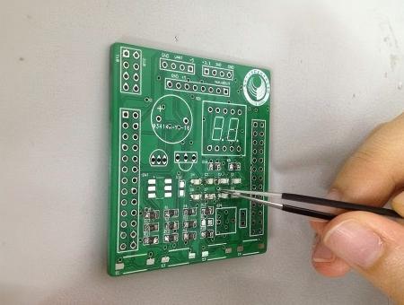 SMD vs Through Hole LED – Pros, Cons & Applications